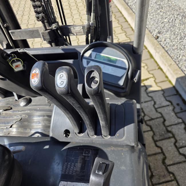 Still RX50-15 Heftruck