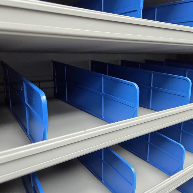 HC VAKKENKASTEN NIEUW BLAUW 200x100x40CM